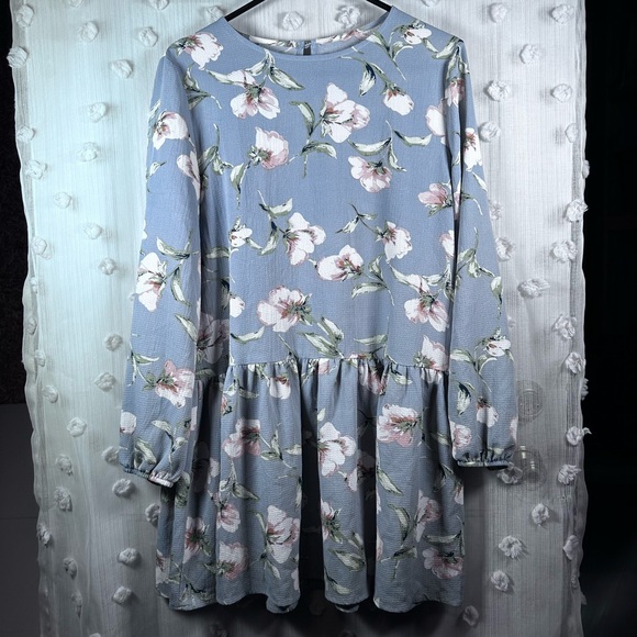 Women’s Floral Long Sleeve Dress Size Large - Picture 2 of 11